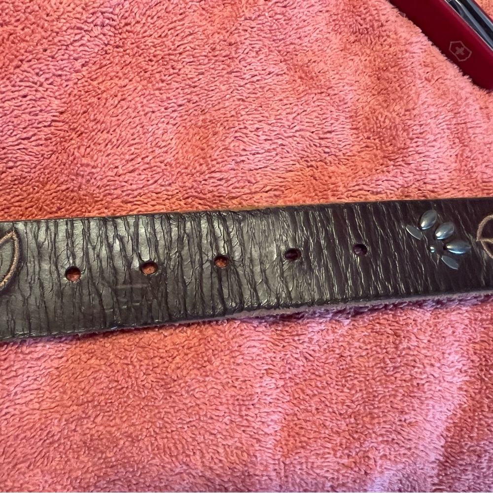 Fossil Dark Brown Men's Belt with Embossed Design - Picture 2 of 7